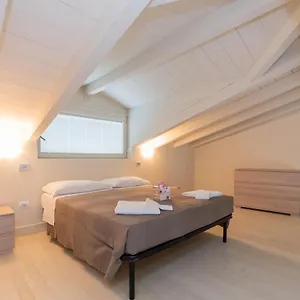 Palazzetto Il Mangano - F&l , Brescia Italien